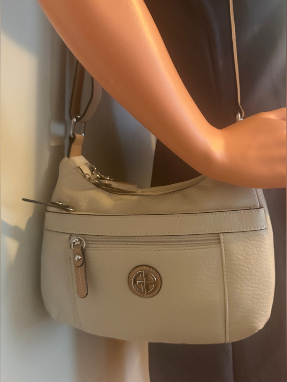 Giani Bernini
Small Pebble Hobo Bag